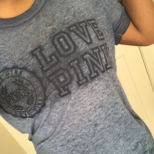 😍🥰Victoria’s Secret Pink short sleeve shirt